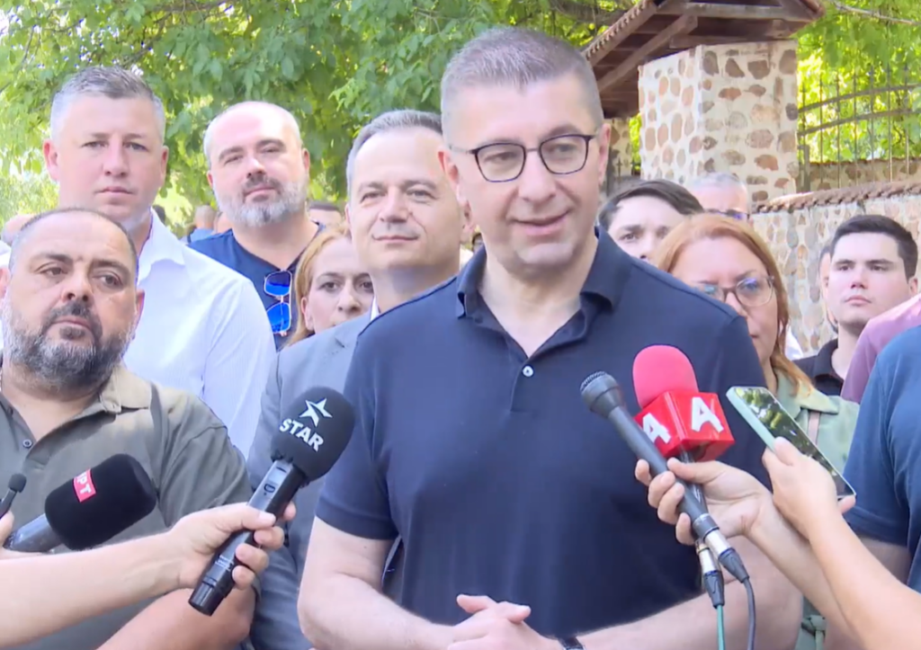 Мицкоски им го честиташе на верниците празникот Успение на Пресвета Богородица, а на рударите им посака „Среќно“ по повод нивниот ден