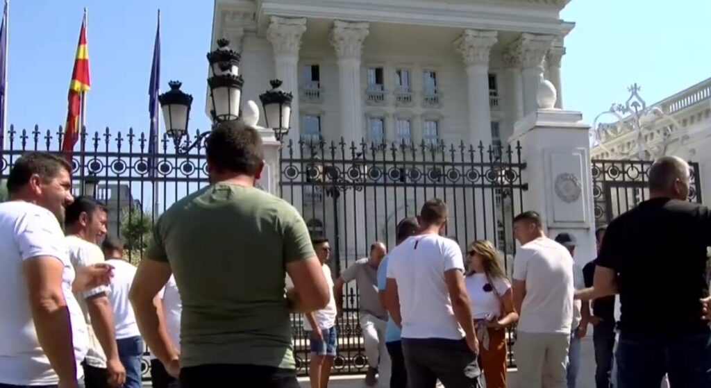 Сточарите на протест пред Влада – бараат да се вакцинираат овците од сипаници, МЗШВ чека донација