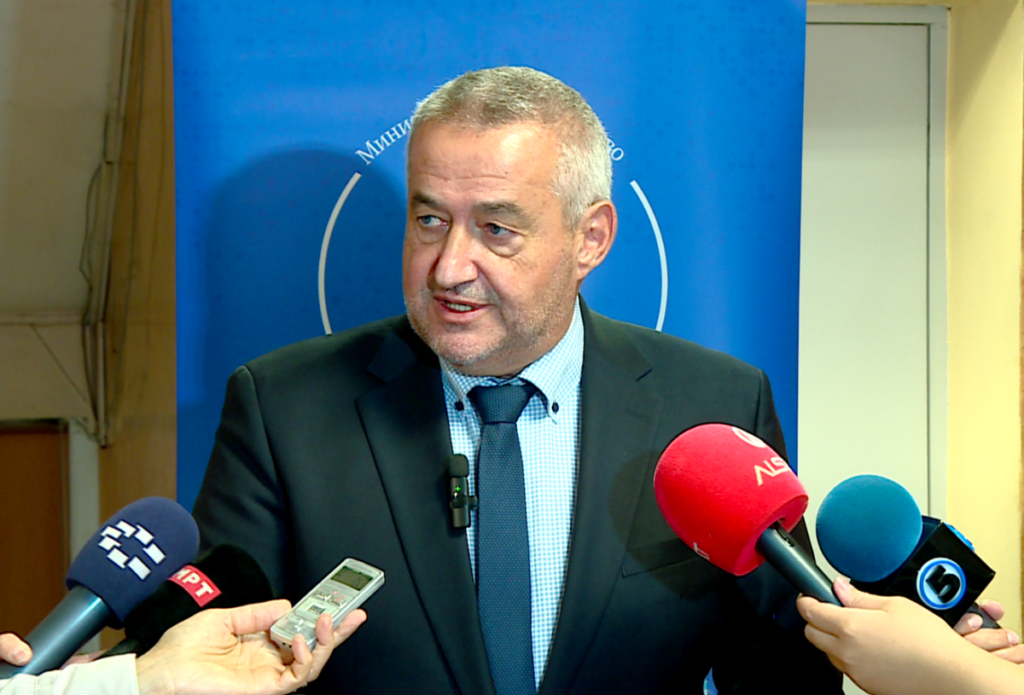 Вонреден инспекциски надзор за пациентката која го загуби бебето, Клековски: Извршена контрола во болниците во Струга, Охрид и на Гинекологија во Скопје