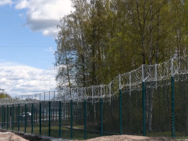 Финска ja заврши 200-километарската безбедносна ограда долж границата со Русијa