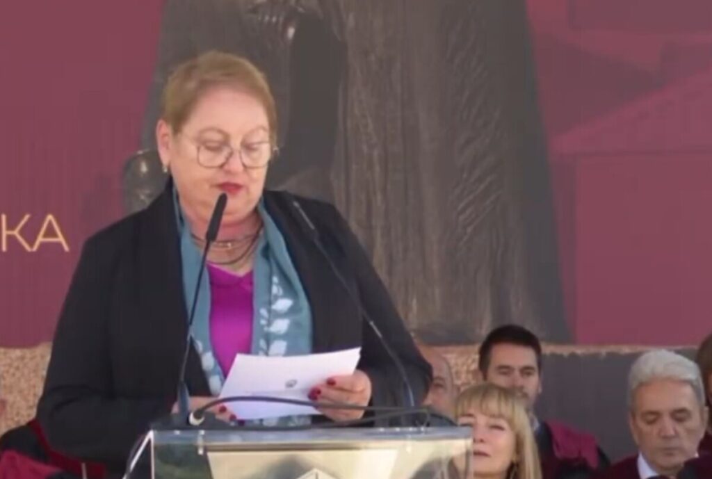 Јаневска, Сиљановска-Давкова и Мицкоски им порачаа на студентите: знаење, критичко размислување и љубов кон татковината